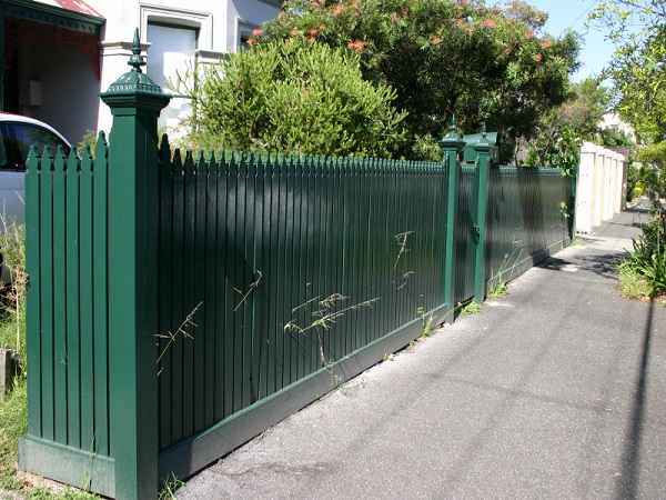 Cheap Fence Installer in Airport West